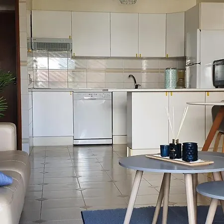 Casa Angela, 180m From The Apartment Porches (Algarve)