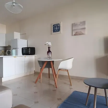 Apartment Casa Angela, 180m From The Porches (Algarve)